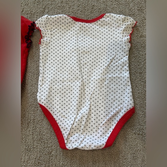 St. Louis Cardinals Onesies 6-9 Months - Picture 8 of 8